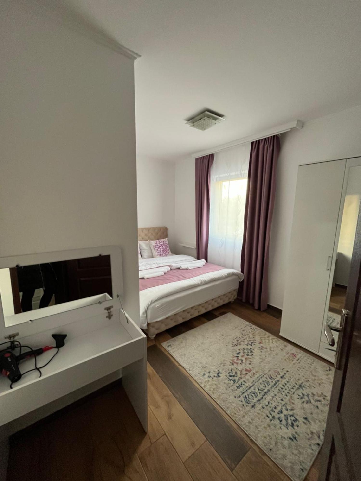 Airport Sky Apartments Lux Belgrado Exterior foto