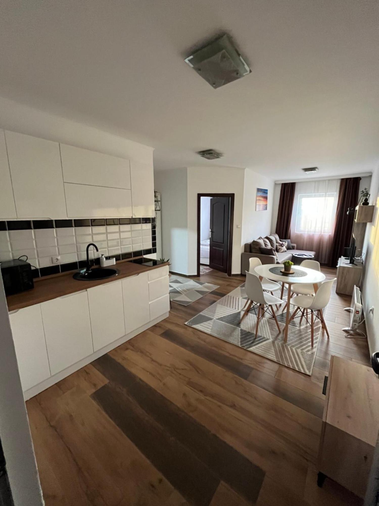 Airport Sky Apartments Lux Belgrado Exterior foto
