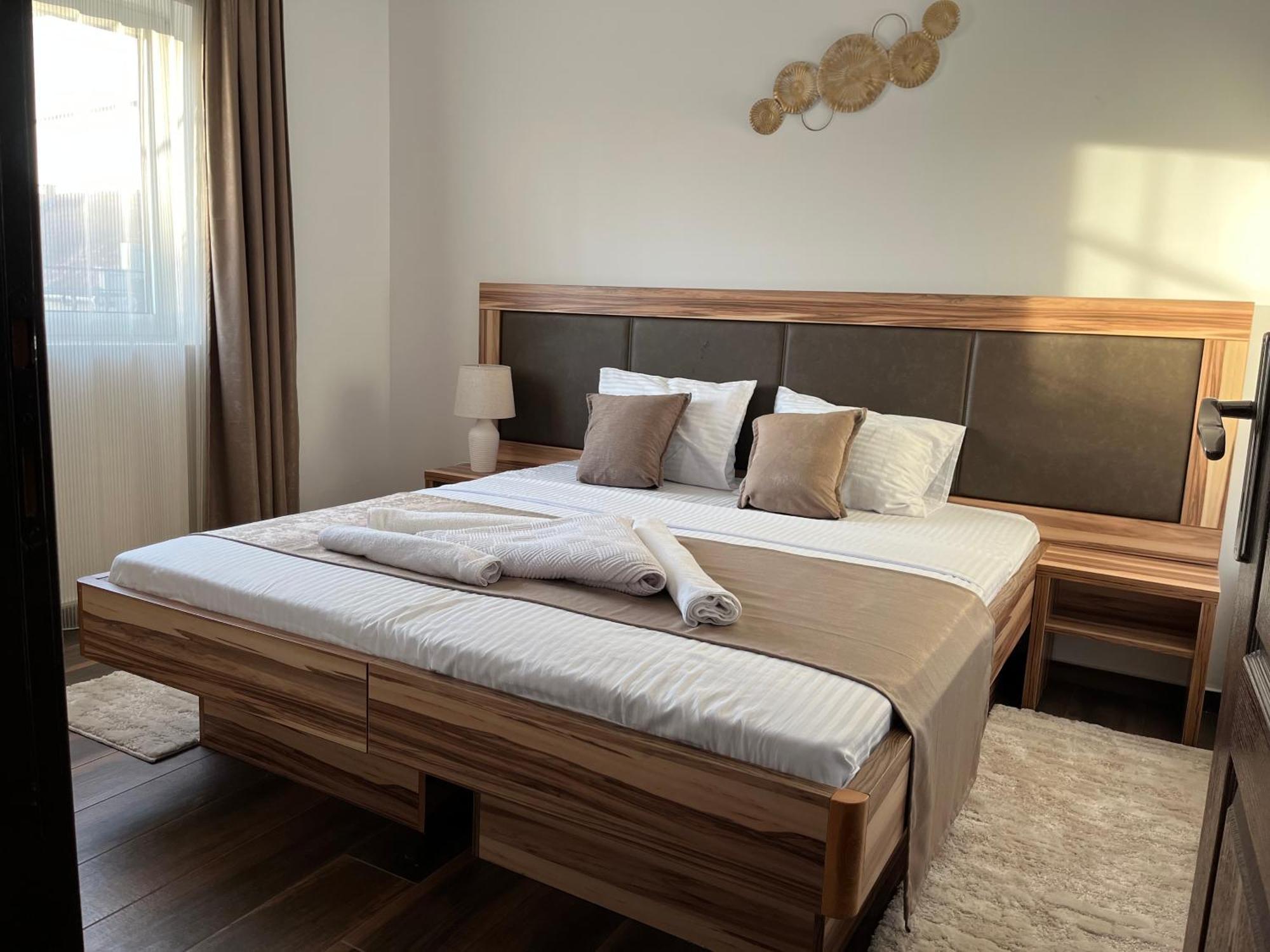 Airport Sky Apartments Lux Belgrado Exterior foto