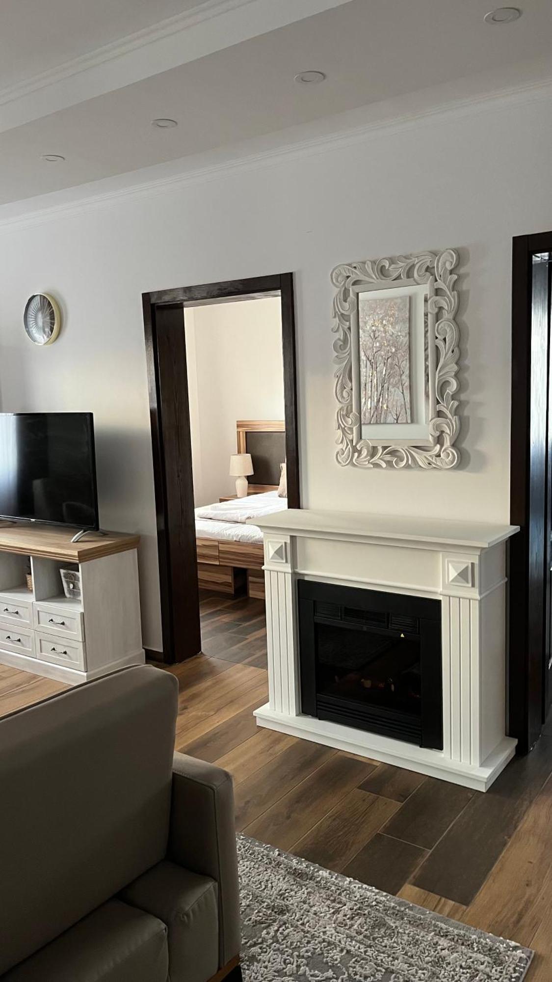 Airport Sky Apartments Lux Belgrado Exterior foto